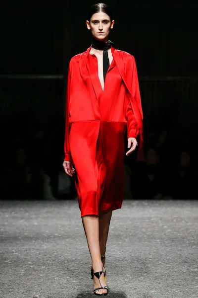 Look 13